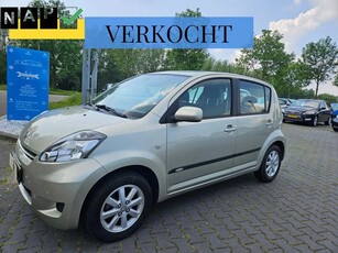 Daihatsu SIRION 2 1.3-16V Exclusive AUT AIRCO LMV Nieuwe