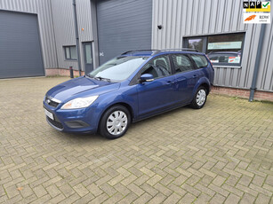 Ford Focus Wagon 1.6-16V Ambiente DECEMBER SALE VAN € 2950 VOOR € 2650