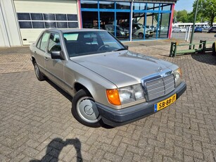 Mercedes-Benz 200-serie 200 E. W124 (bj 1987)