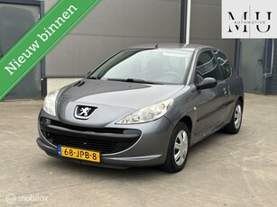 Peugeot 206 + 1.1 XR