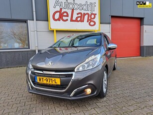 Peugeot 208 1.2 PureTech Blue Lion nw staat weinig km!