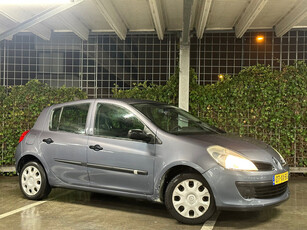 Renault Clio 1.2-16V Business Line Nieuwe APK