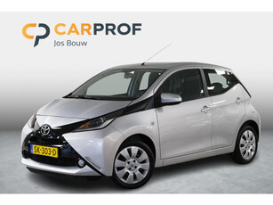 Toyota Aygo 1.0 VVT-i x-nav 69 PK. Airco | Camera | Bluetooth | 5-drs | Org. NL!