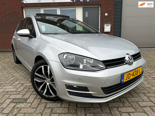 Volkswagen Golf 1.2 TSI Business / Pano / Leder / Camera / Navi / PDC