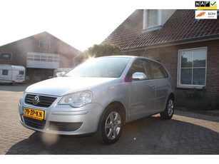 Volkswagen Polo 1.4-16V Comfortline.automaat.clima..cruise