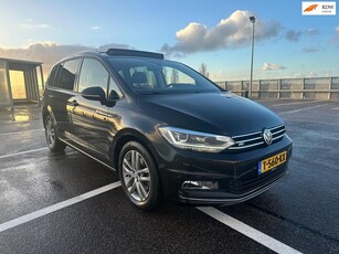 Volkswagen Touran 1.4 TSI DSG R-LinePanoMatrixAcc7pers