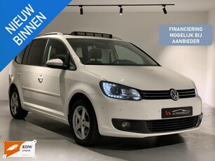 Volkswagen Touran 1.4 TSI High line 7p. Full option Pano