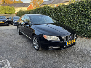 Volvo S80 3.2 Summum Automaat | Navi | Xenon | Leer | DVD Entertainment | Keyless | Autom. Airco | Cruise Control | PDC | LMV | Stoelverwarming | Youngtimer | Dealer onderhouden! | APK tot 14-09-2025!