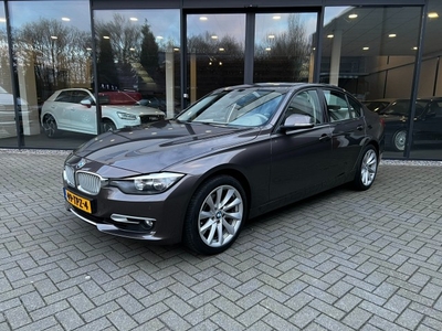 BMW 3-serie 320i 184pk High Exe,Sportbak,Half Leer,Navi,Clima,Cruise,PDC,2e