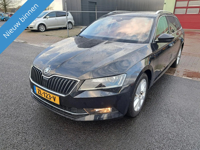 Skoda Superb Combi 1.6 TDI DSG Edition GERESERVEERD!!!!!