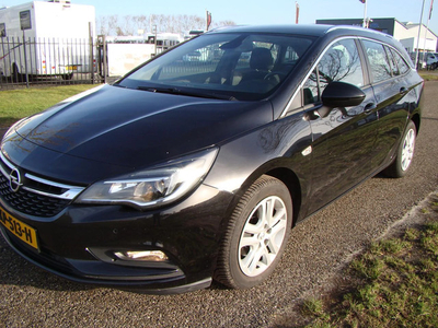 Opel Astra Sports Tourer Business+ € 8950