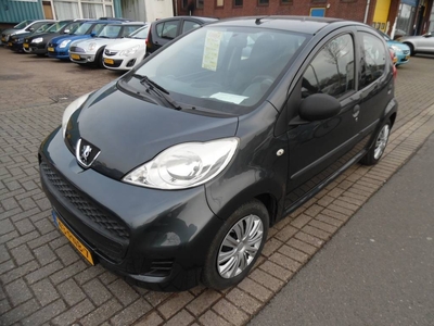 Peugeot 107 1.0-12V Accent airco apk 11.24