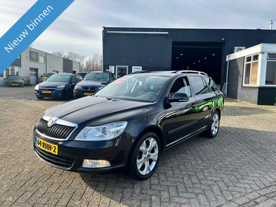 Skoda Octavia Combi 1.2 TSI Elegance Business Line NETTE AUTO TOP ONDERHOUDEN RIJD EN SCHAKELT PERFECT