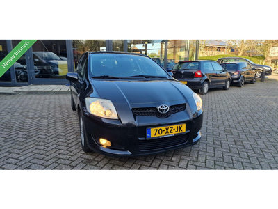 Toyota Auris 1.6-16V Luna Business