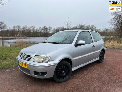 Volkswagen Polo 1.4-16V Trendline