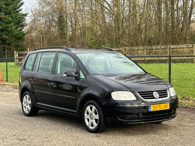 Volkswagen Touran 2.0-16V FSI Business NIEUWE APK/Trekhaak/