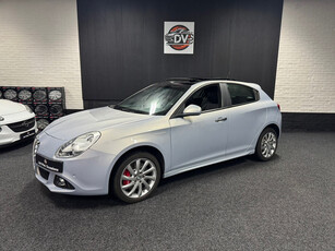 Alfa Romeo Giulietta 1.4 T Exclusive, PANO DAK, STL VERW. CLIMAT, PDC VOOR ACHTER