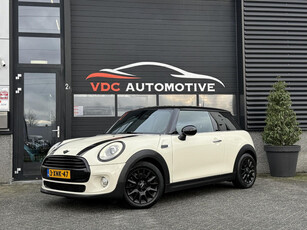 Mini Mini 1.5 Cooper Groot Navi | Comfort Access | Sfeerverlichting | Black Trim | Origineel Nederlands | Parkeersensoren | LED | Spiegelpakket