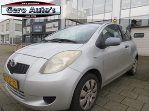 Toyota Yaris 1.3 VVTi Terra 3 drs Geen airco !! nl auto 112 dkm