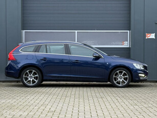 Volvo V60 1.6 D2 Ocean Race -Sensus Nav -PDC -Cruise -Sportzetels Leder -Dealeronderhouden -Zeer zuinige en prachtige auto