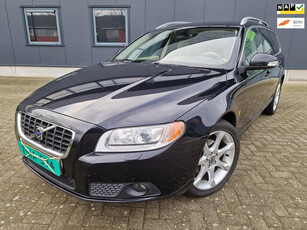 Volvo V70 2.0 Summum, leder, trekhaak, PDC, bijtel vriendelijk!