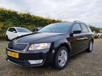 Skoda Octavia Benzine