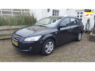 Kia Cee'd Sporty Wagon 1.6 Business Edition Keurig onderhouden mooie en zeer fijne auto.