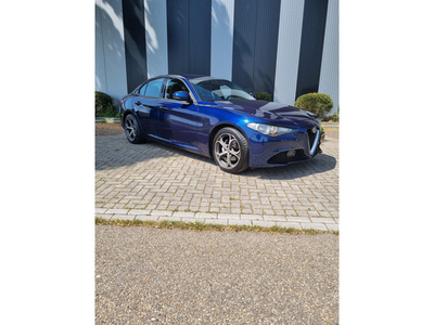 Alfa Romeo Giulia 2.0T Super