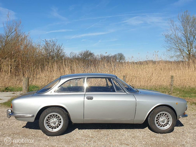 Alfa Romeo GTV 2000 Bertone