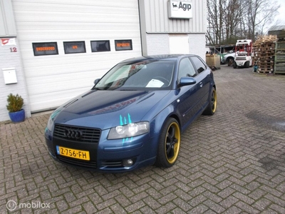 !!!Audi A3 1.6 FSI airco verlaagd 19 inch wielen nwe apk!!!