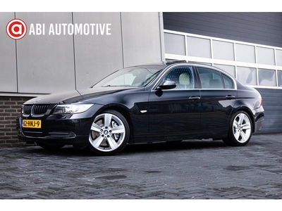 BMW 3-serie 330i 272 pk High Executive M-Sport /Youngtimer/ NL-auto/ Xenon/ Schuifdak/ Sportstoelen/ Leder/ Parkeersens/ Stoel.verw/ Navigatie/ Climate/ Cruise-controle/ 18 inch lmv