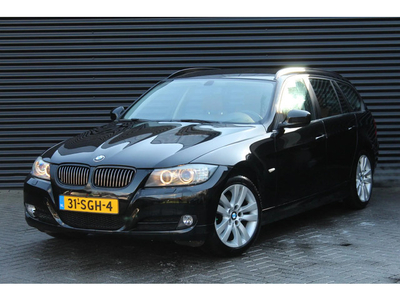 BMW 3 Serie Touring 318i Luxury Line | Xenon | Leder | Navigatie | Trekhaak |