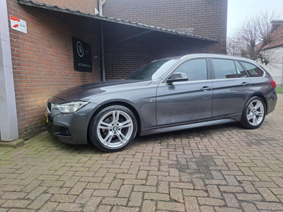 BMW 3-serie Touring 318i M Sport AUT / Navigatie / Apple Carplay / Trekhaak / Led Verlichting / Lederen Bekleding / Stoelverwarmin