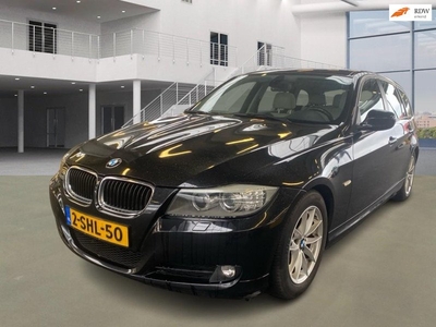 BMW 3-serie Touring 320d High Executive PANO NAVI LEDER PSENSOR CRUISE 2 X SLEUTELS