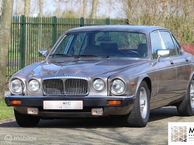 Jaguar Sovereign 5.3 V12 Sovereign - Daimler Double Six