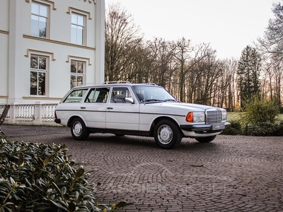 Mercedes-Benz 200T