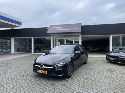 Mercedes-Benz A-klasse 180 Business Solution AMG