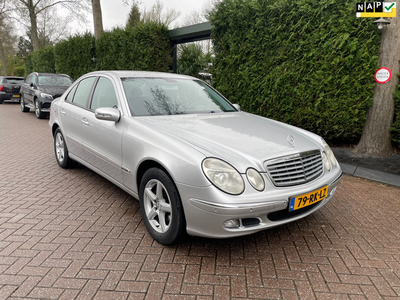 Mercedes-Benz E-klasse 200 K. Elegance AUT TREKHAAK/NAVI/CLIMA/CRUISE.