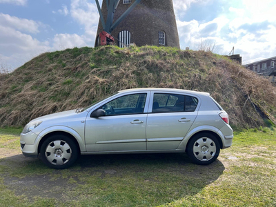 Opel Astra 1.6 Enjoy 5 DEURS AIRCO MOTOR ROOKT NIEUWE BANDEN