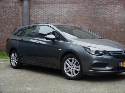 Opel Astra Sports Tourer 1.0 Turbo Online Edition 105PK , Airco, Navigatie, Cruise/Control, PDC achter.