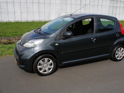 Peugeot 107 1.0-12V XS 5 Drs met Airco 1e Eigenaar