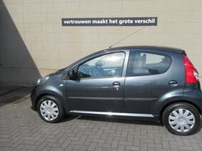 Peugeot 107 1.0-12V XS