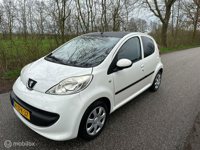 Peugeot 107 1.0 Première 5 deurs Apk 27-03-2025 Airco