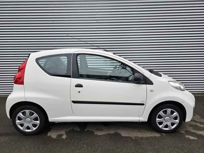 Peugeot 107 -