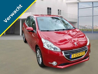 Peugeot 208 VERKOCHT! 1.2 VTi ALLURE 5-DRS. + ECC/LMV/APPLE CARPLAY/PDC