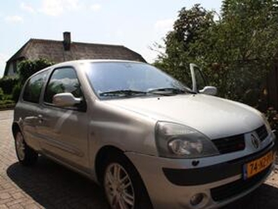 Renault CLIO 1.6-16V Initiale