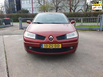 Renault Mégane 2.0-16V Business Line