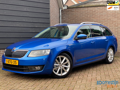 Skoda Octavia Combi 1.4 TSI Greentech Elegance Businessline Automaat/Trekhaak/Xenon