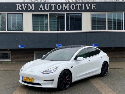 Tesla Model 3 Performance 75 kWh VAN: 34.900,- NAAR: 31.440,- UW LENTEVOORDEEL: 3.460,- |*25.983 EX. BTW VOOR/ACHTERBANK VERWARMD|