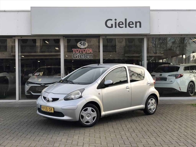 Toyota Aygo 1.0 VVT-I 5DRS Plus | Airconditioning, Elektrische ramen, Centrale deurvergrendeling, Radio/CD-Speler